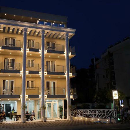 Julius Hotel Golem  Exterior photo